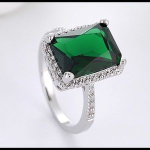Gorgeous Green Ring